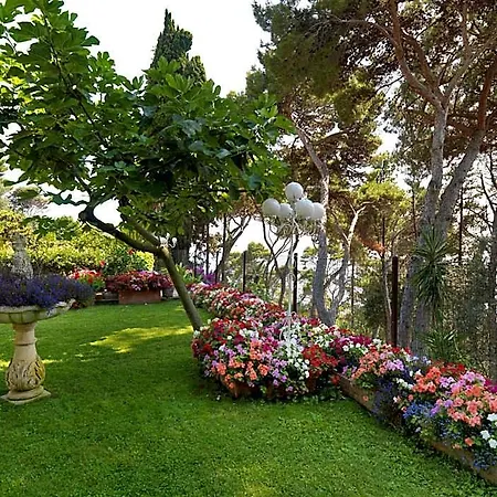 Brunella 5* Capri
