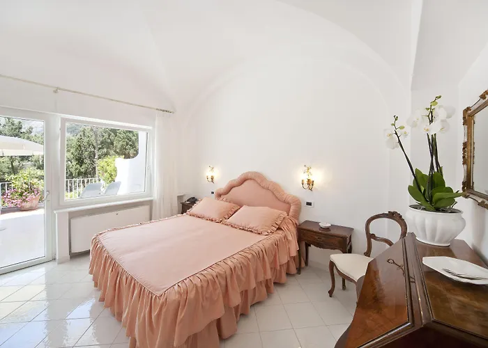 מלון Brunella 5*